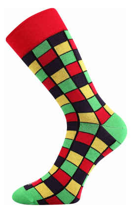 Bunte Socken mit Würfelmuster in Wien