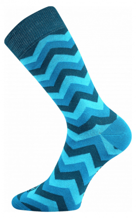 Bunte würfelige Socken in Wien.